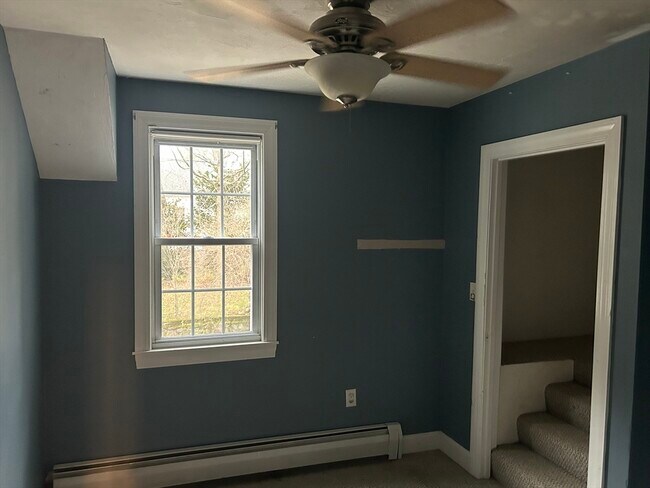 Building Photo - 31 Wellington St