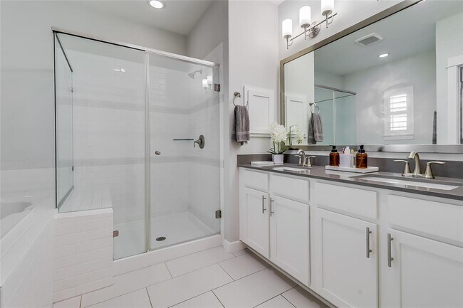 Building Photo - 4121 Berkman Dr