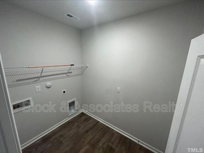 Building Photo - 29 Verona Dr