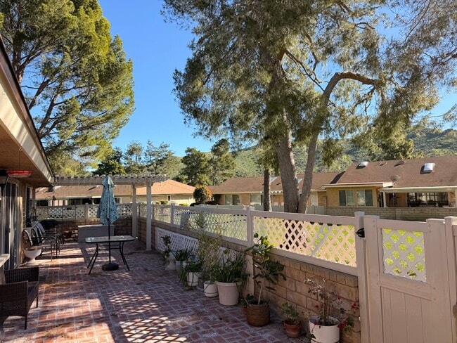 Building Photo - Fully furnished (short term) home in Camarillo's Premier Senior Community - Leisure Village
