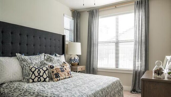 Building Photo - Spacious. Modern. Limited-Time $500 Off. Tour Today!