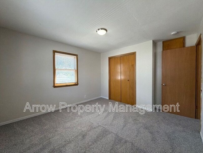 Building Photo - 1309 S 10th St