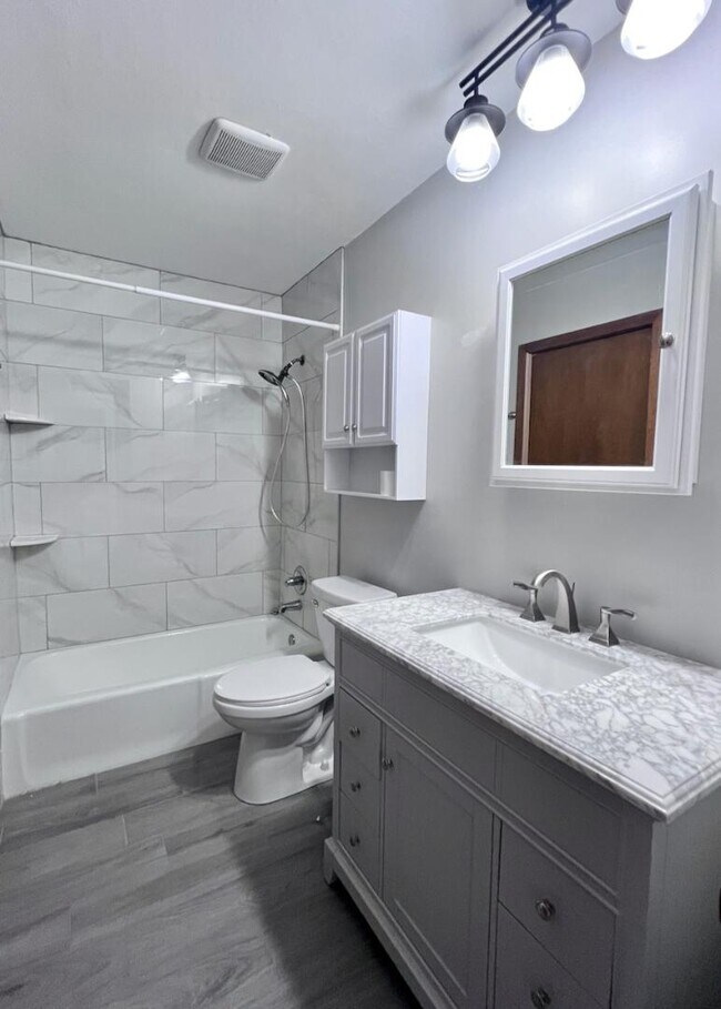 Building Photo - 6649 Homestead Ave Ct S