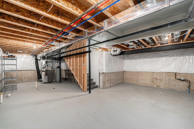 Building Photo - 33715 Birchlawn