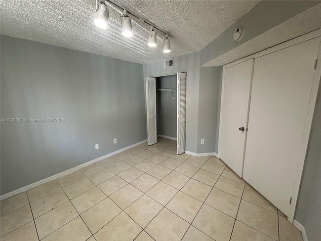 Building Photo - 4015 W McNab Rd