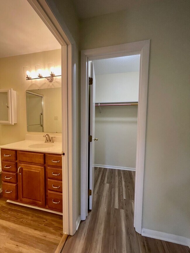 Building Photo - A Beautiful Updated End Unit Townhouse in Coventry, with 2 bedrooms on the first floor. Right nex...