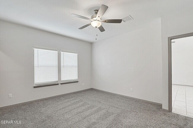Building Photo - 1129 Indigo Sky St