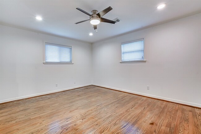 Building Photo - 1202 Shadeland Dr