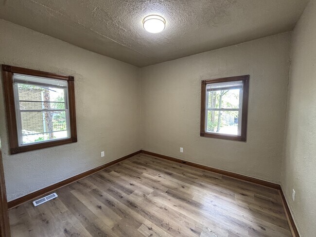 Building Photo - 346 Richard Gordon Hatcher Blvd