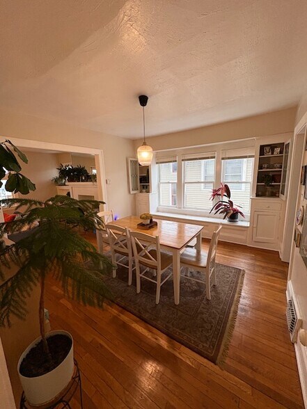 Building Photo - 2172 Edgewood Rd