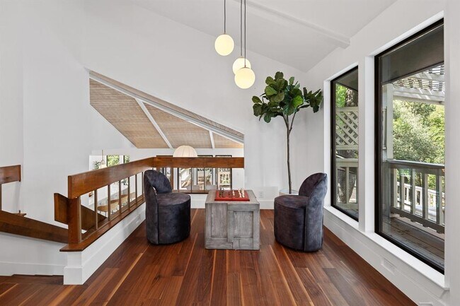 Building Photo - 7518 Stonecliff Dr