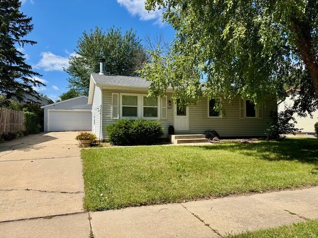 Primary Photo - Northwest Rochester Minnesota, 3bedroom 2b...
