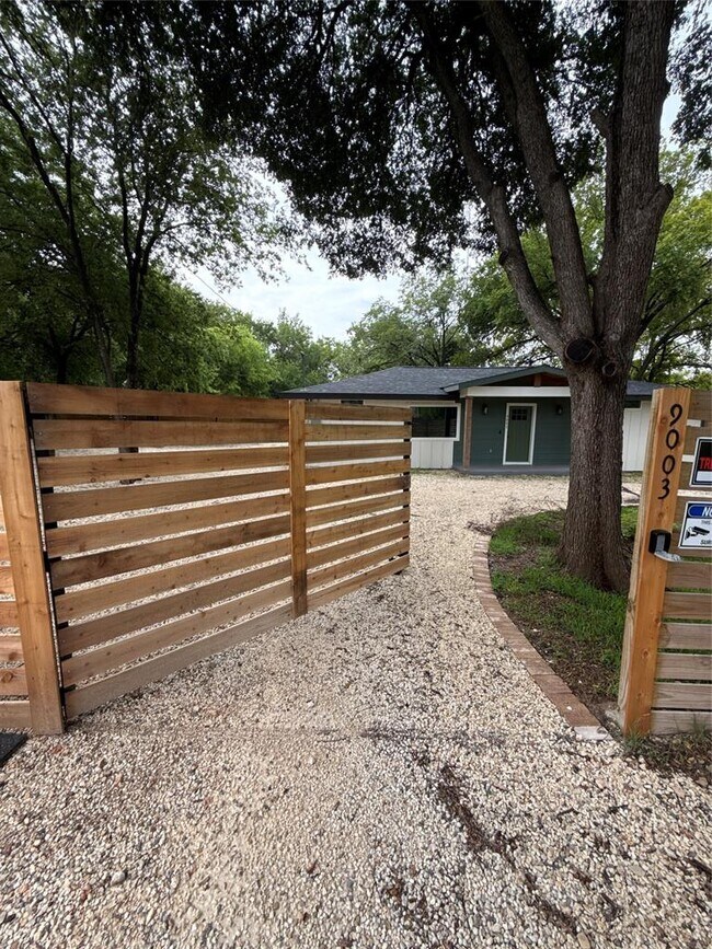 Building Photo - 9003 Capitol Dr