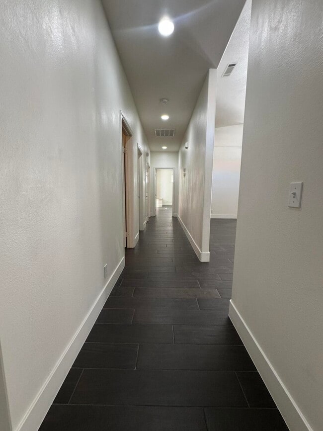 Building Photo - 74081 W Petunia Pl