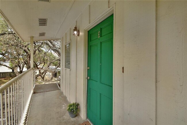 Building Photo - 5320 Balcones Dr