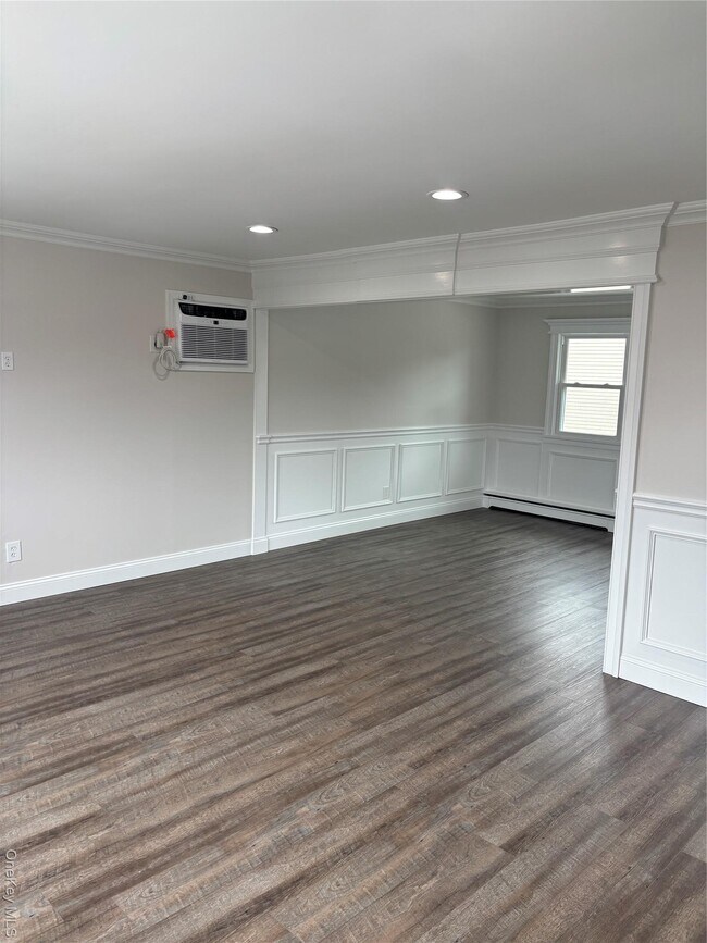 Building Photo - 36 Cullen Ave