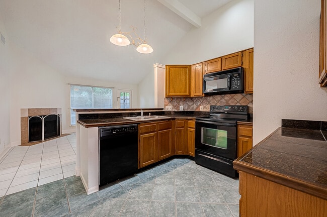 Building Photo - 3906 Quiet Pl Dr