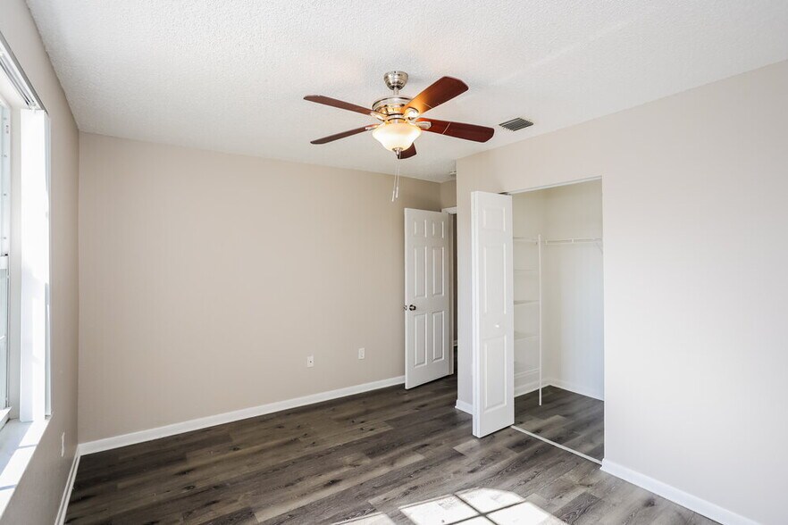 Building Photo - 1213 NW 159th Ln