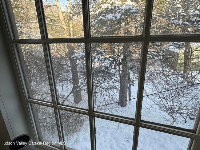 Building Photo - 180 Yerry Hill Rd