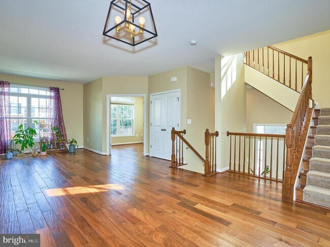 Building Photo - 41625 Broxbourne Terrace