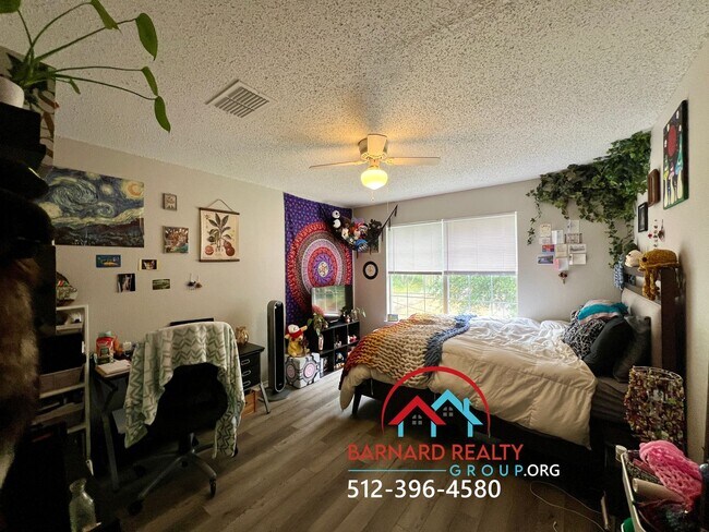 Building Photo - Available July 18: 3 bedroom, 2.5 Bath Duplex with Garage and Fenced Yard