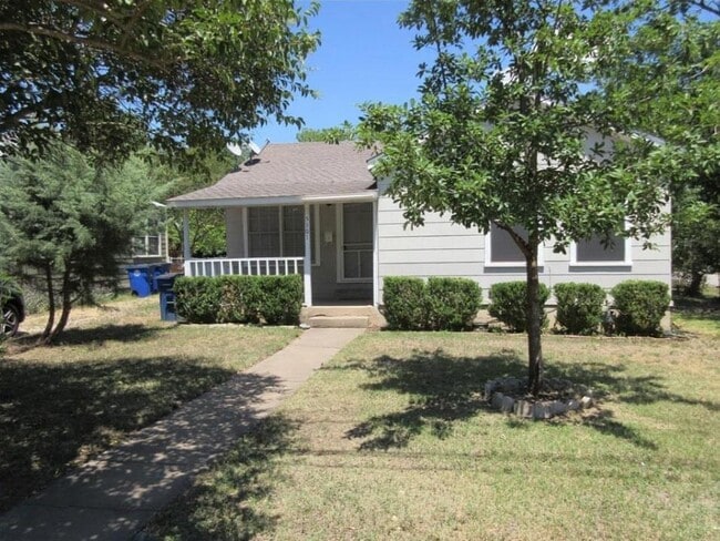 Building Photo - 5501 Montview St
