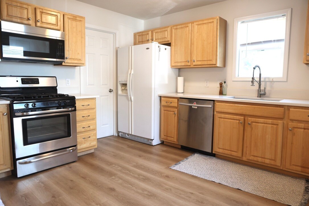 Building Photo - 808 Greene St