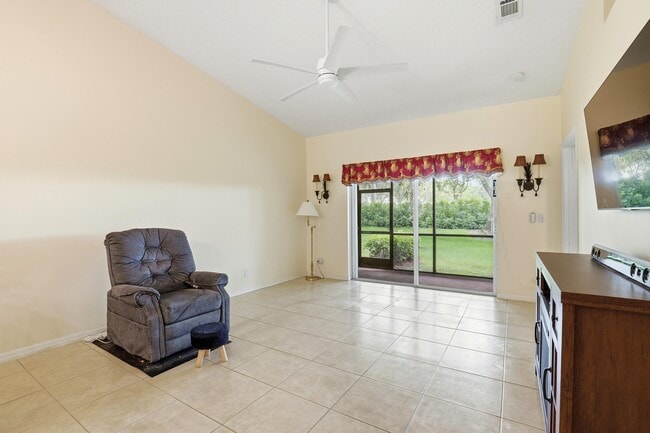 Building Photo - 9363 Bridgeport Dr