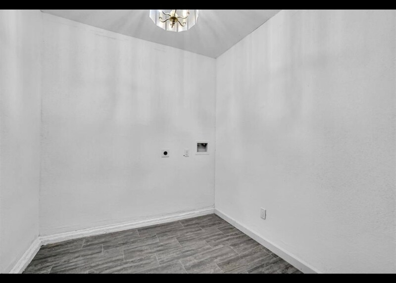 Building Photo - 1033 Coe St