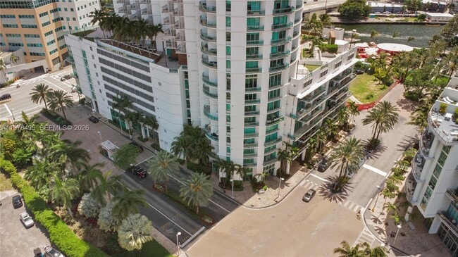 Building Photo - 350 S Miami Ave