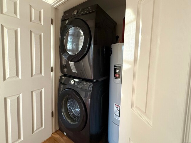 Building Photo - 5 Myrtle St