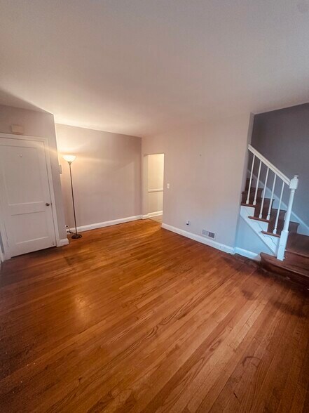 Building Photo - 3329 Ingleside Ave