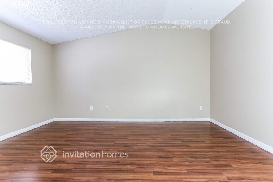 Building Photo - 6419 NW 192nd Terrace