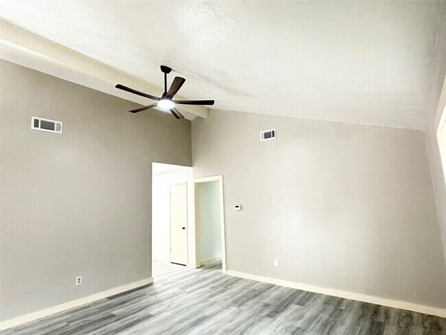 Building Photo - 11922 Sea Shore Dr