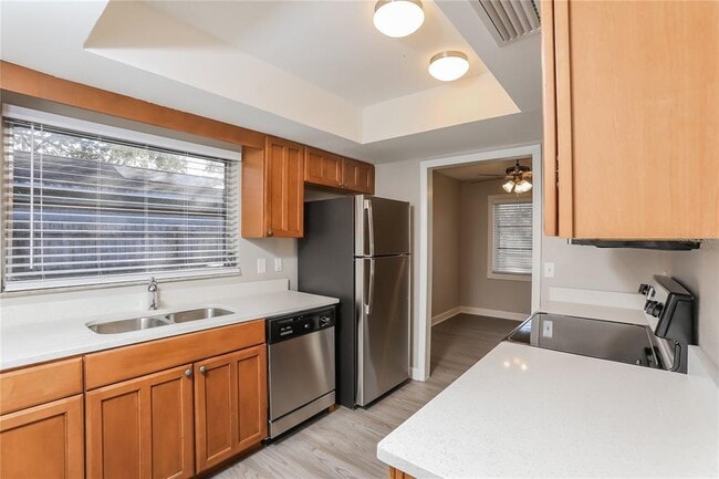 Building Photo - 3074 Riverbrook Dr