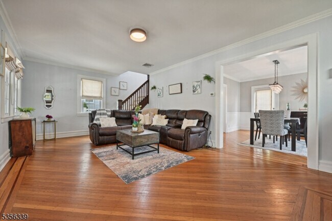 Building Photo - 1021 Grandview Ave