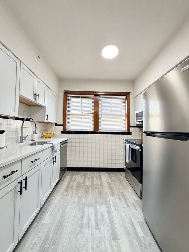 Building Photo - 4734 Locke Ave