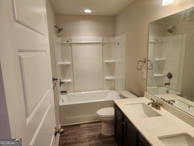 Building Photo - 47 Station Overlook Dr