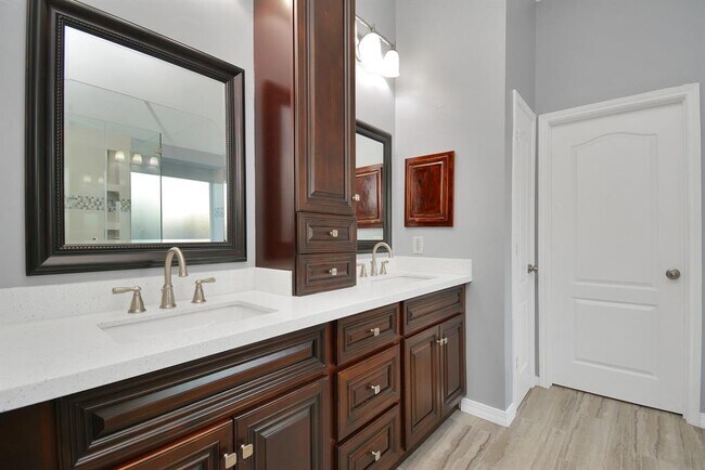 Building Photo - 20210 Black Canyon Dr