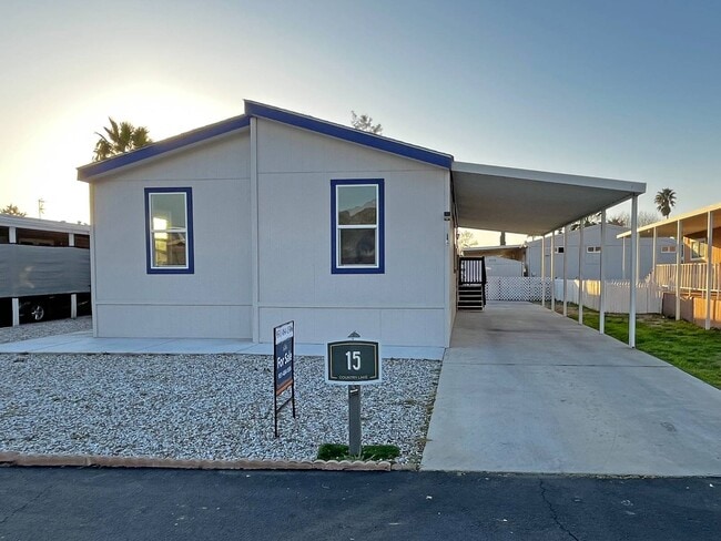 Building Photo - 21100 State St