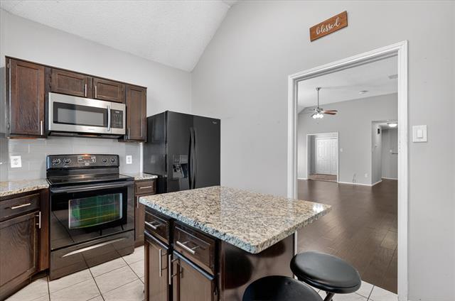 Building Photo - 505 Picketts Dr