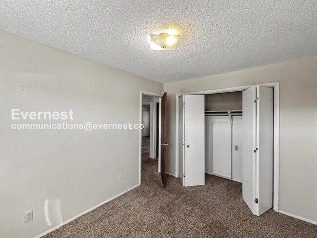 Building Photo - 4311 N Chestnut St