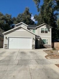 Building Photo - Beautiful newer home