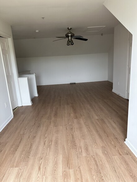 Building Photo - 420 Redland Blvd