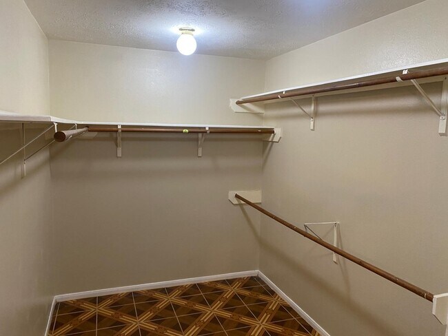 Building Photo - 4026 Clayton Bend Ct