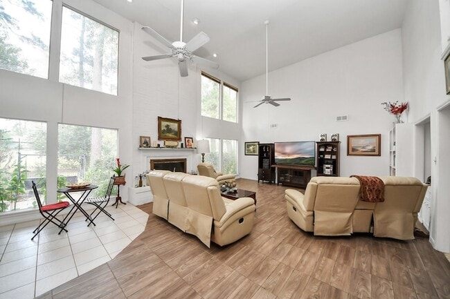 Building Photo - 17 Winged Foot Dr