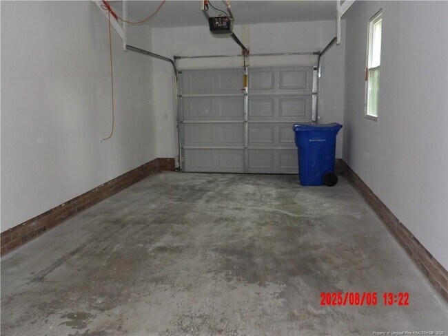 Building Photo - 1920 Aspen Cir