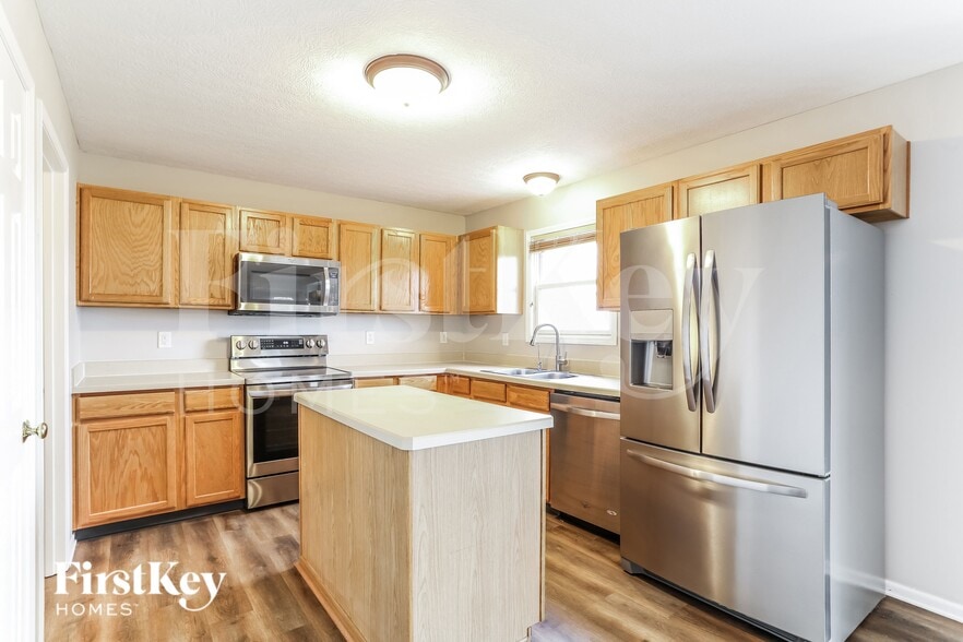 Building Photo - 11760 Chanticleer Dr NW