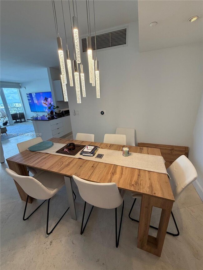 Building Photo - 400 Alton Rd