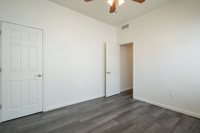 Building Photo - 436 N Euclid Ave